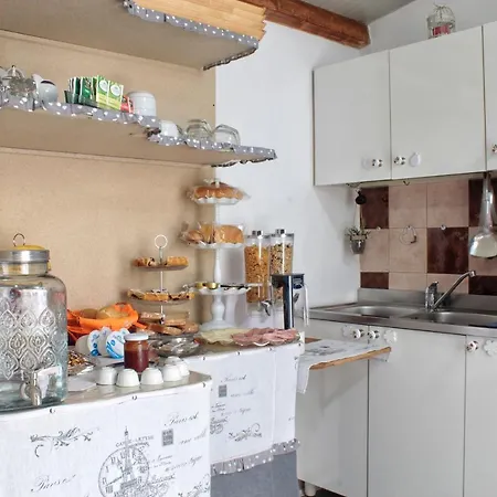 Bed & Breakfast Verzavò 4*