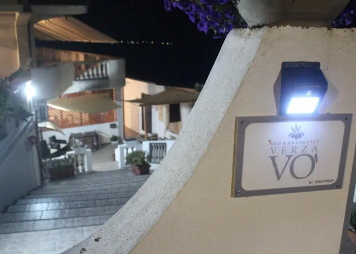 Verzavo 住宿加早餐酒店 4*