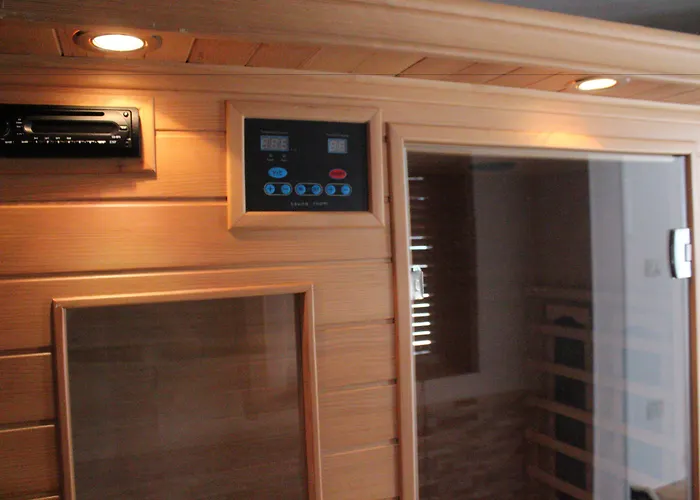 Verzavo 住宿加早餐酒店 4*