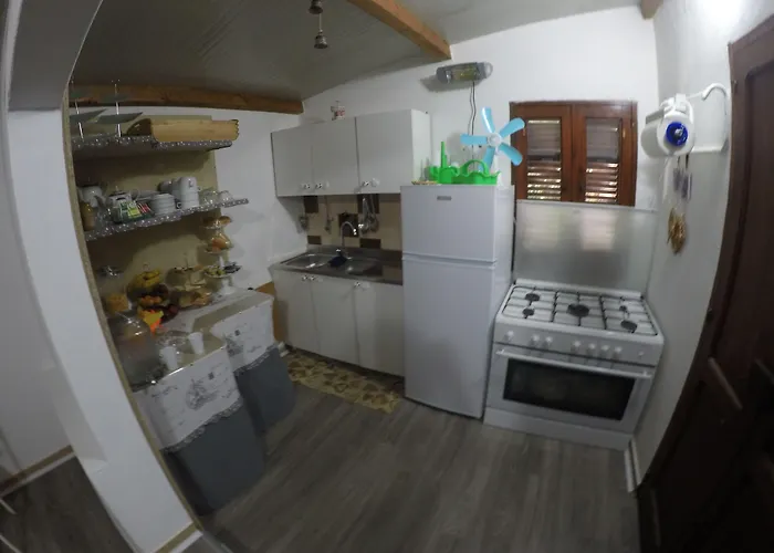 Verzavo 住宿加早餐酒店 切特拉罗